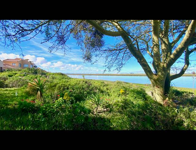 532M² VACANT LAND FOR SALE IN PORT OWEN